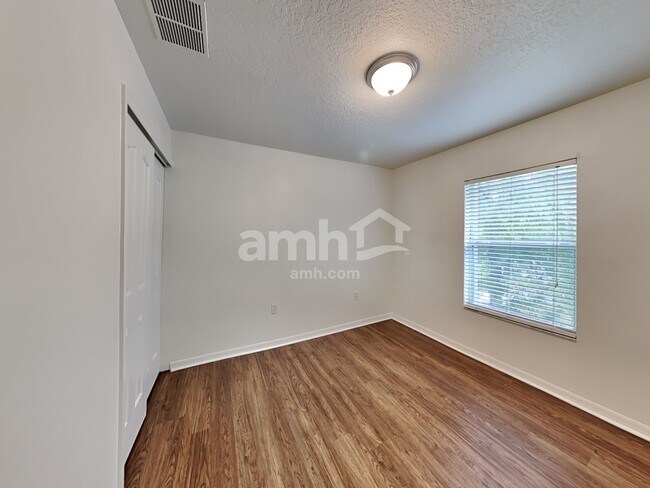 Building Photo - 19640 Timberbluff Dr