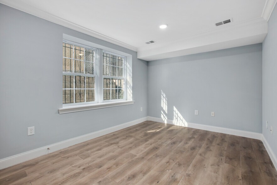 Unit 1 - 475 S 14th St