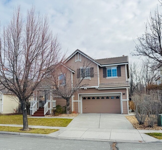 Building Photo - Charming Spacious 3 Bedroom Home