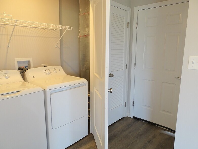 Building Photo - 26 Cobblestone Ct