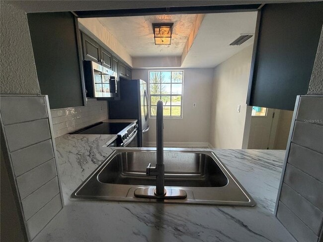 Building Photo - 4428 Sunstate Dr