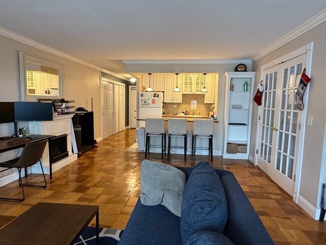 Building Photo - 2 Hawthorne Pl