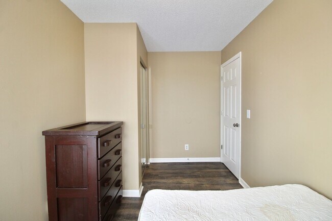 Building Photo - 1342 Hunters Rd