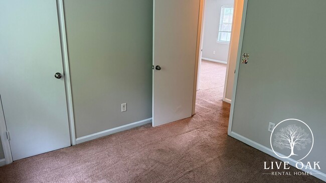 Building Photo - 967 Birchfield Dr