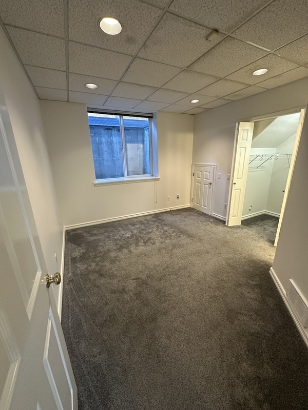 Building Photo - 5106 Green Lake Way N