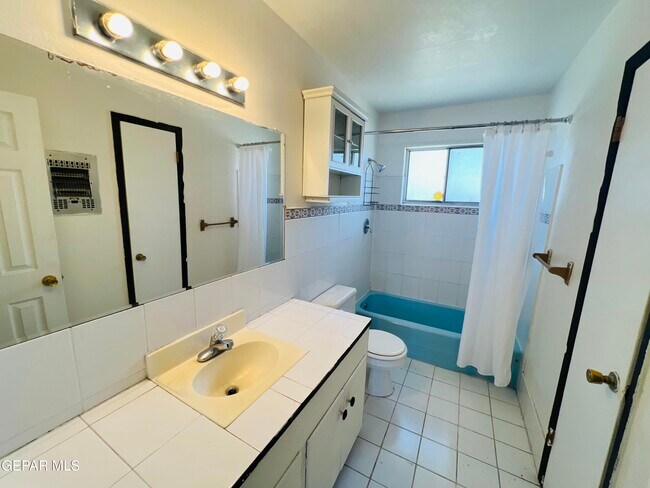 Building Photo - 356 Ridgemont Dr