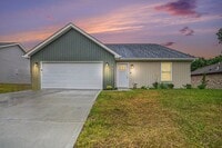 Building Photo - New 4BR Home | Ideal for Families & Teams