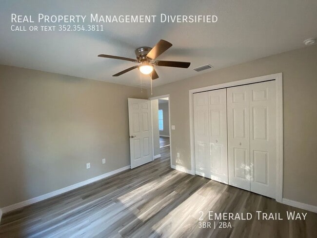 Building Photo - 2 Emerald Trail