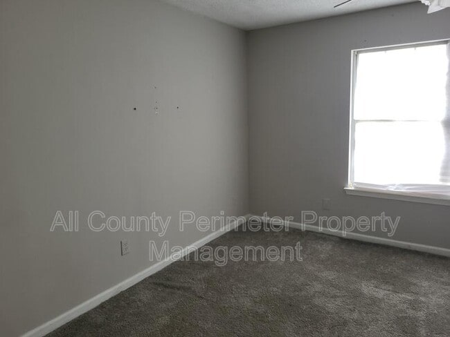 Building Photo - 7620 Creekside Ln