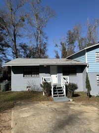 Building Photo - 2456 Dundee Dr
