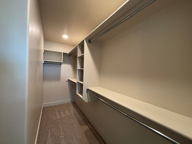 Building Photo - 2675 E 450 N