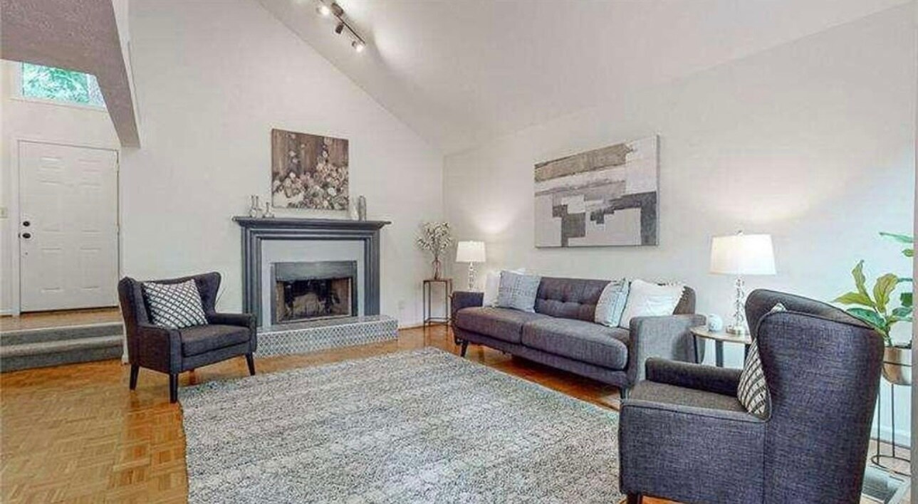 Building Photo - 2355 Virginia Pl NE