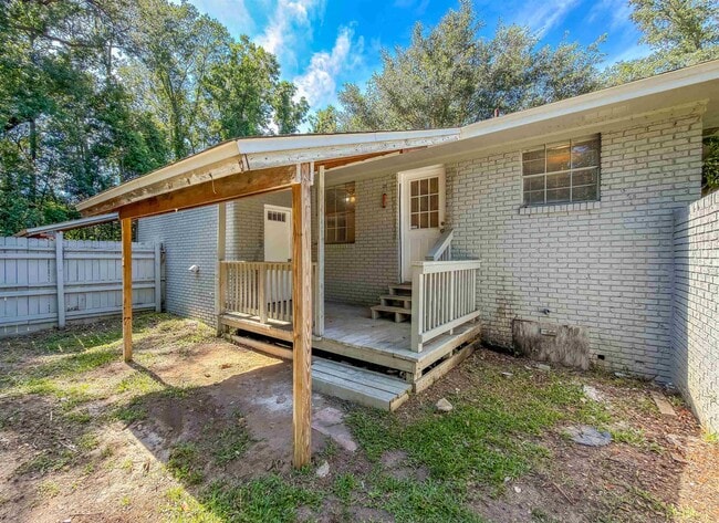 Building Photo - 2402 Atlas Rd