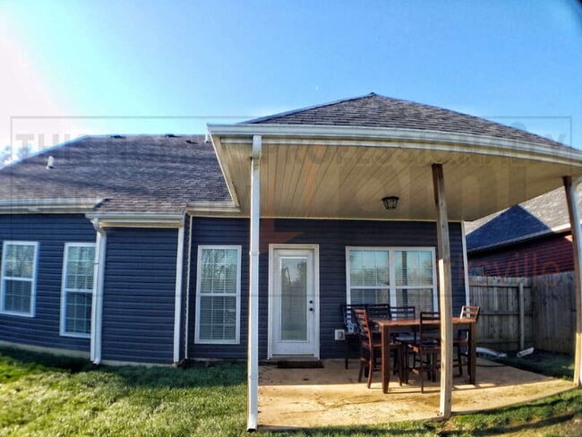 Building Photo - 717 Sleek Fox Dr