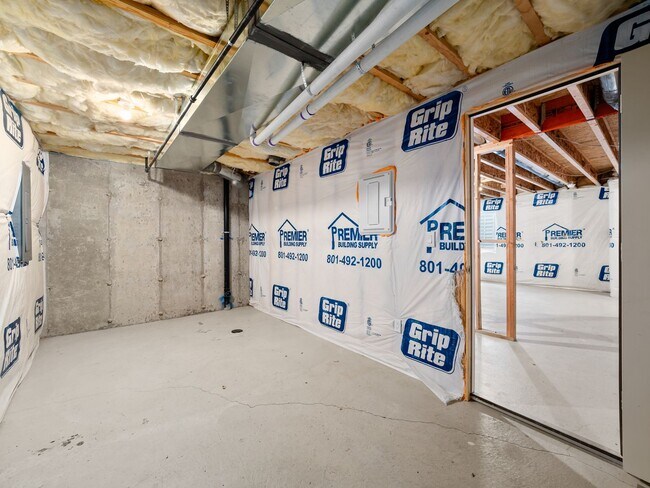 Building Photo - Wau-15083 S Reins Way Bluffdale, UT 84065