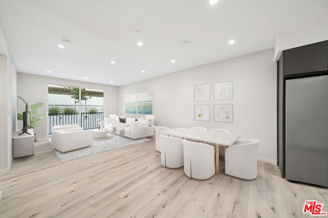 Primary Photo - 1051 S Corning St