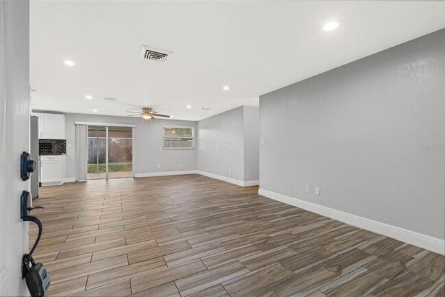 Building Photo - 14810 55th Way N