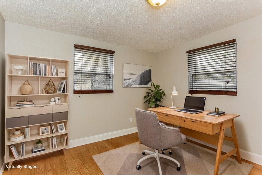 Building Photo - 1458 W 19th St