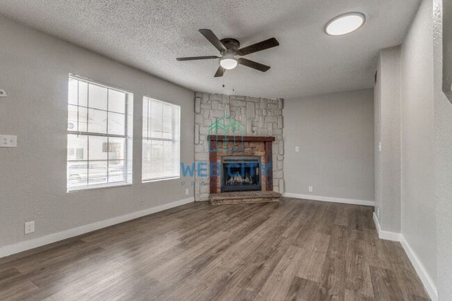 Building Photo - 245 Alexandria St