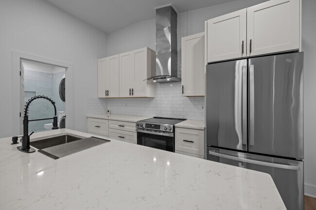 Building Photo - 8625 Cedarbrook Dr