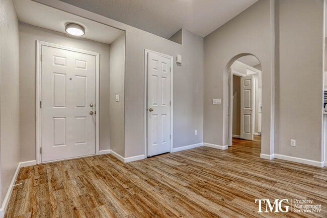 Building Photo - Charming Ranch in Desirable East County with Private Fenced Yard