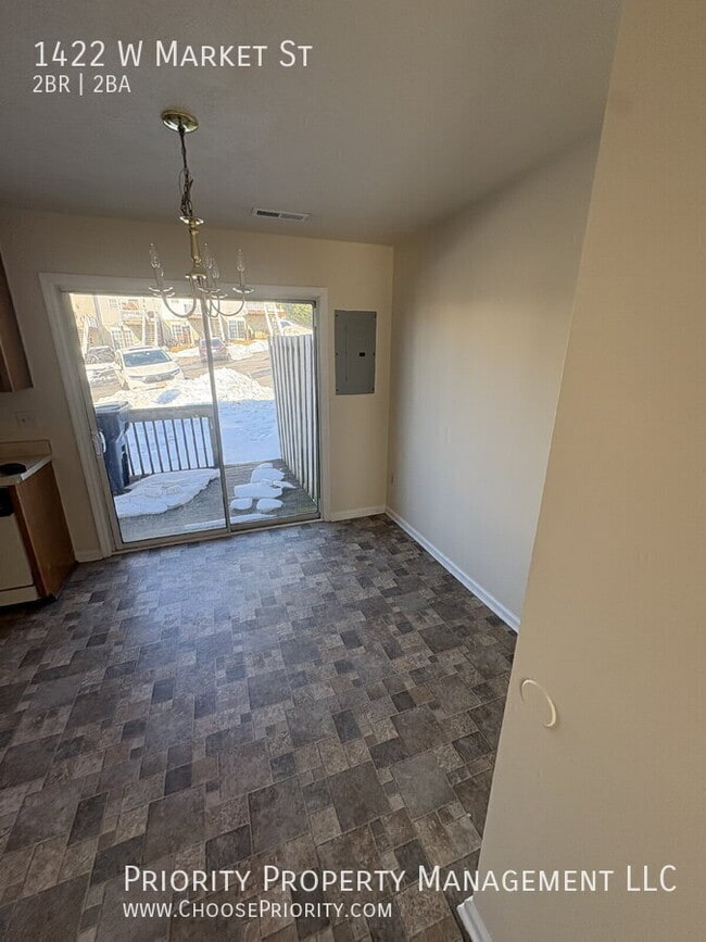 Building Photo - 1422 W Market St