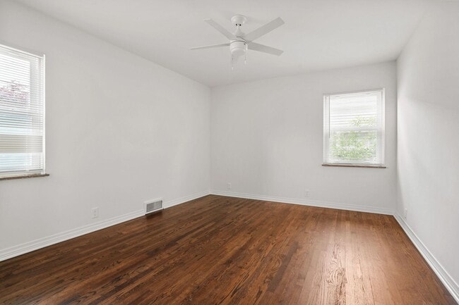 Building Photo - 1000 Glenmore Ave