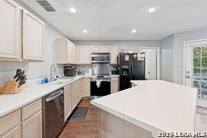 Building Photo - 17503 Sapphire Rim Dr