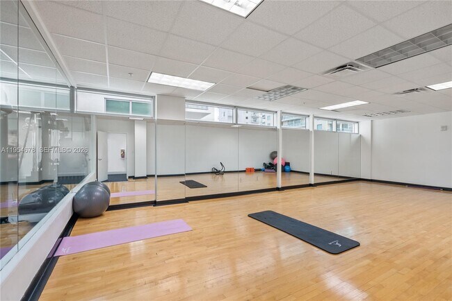 Building Photo - 7928 East Dr