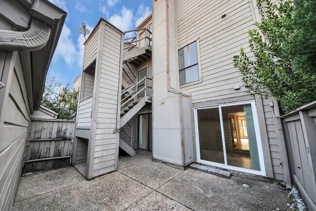 Building Photo - 1059 Country Pl Dr
