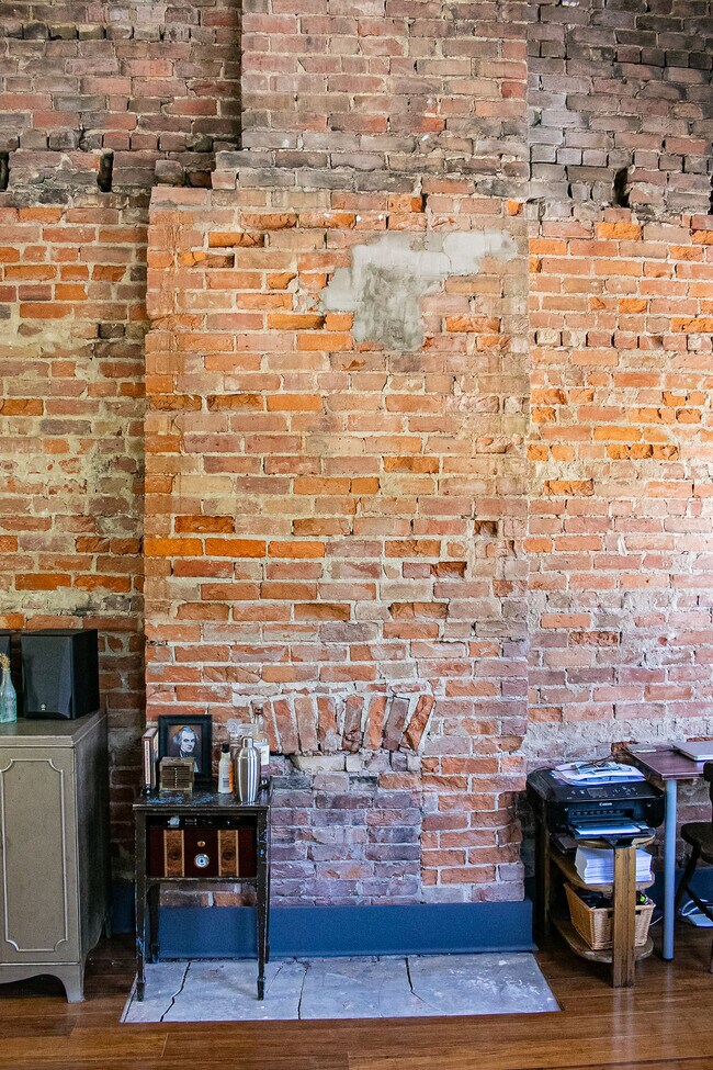 Building Photo - 207 W McMicken Ave