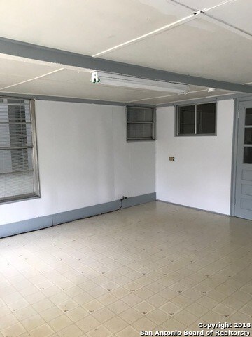 Building Photo - 4539 Eisenhauer Rd