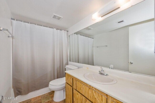 Building Photo - 1262 N 84th Pl