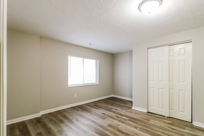 Building Photo - 8818 Jefferson Dr
