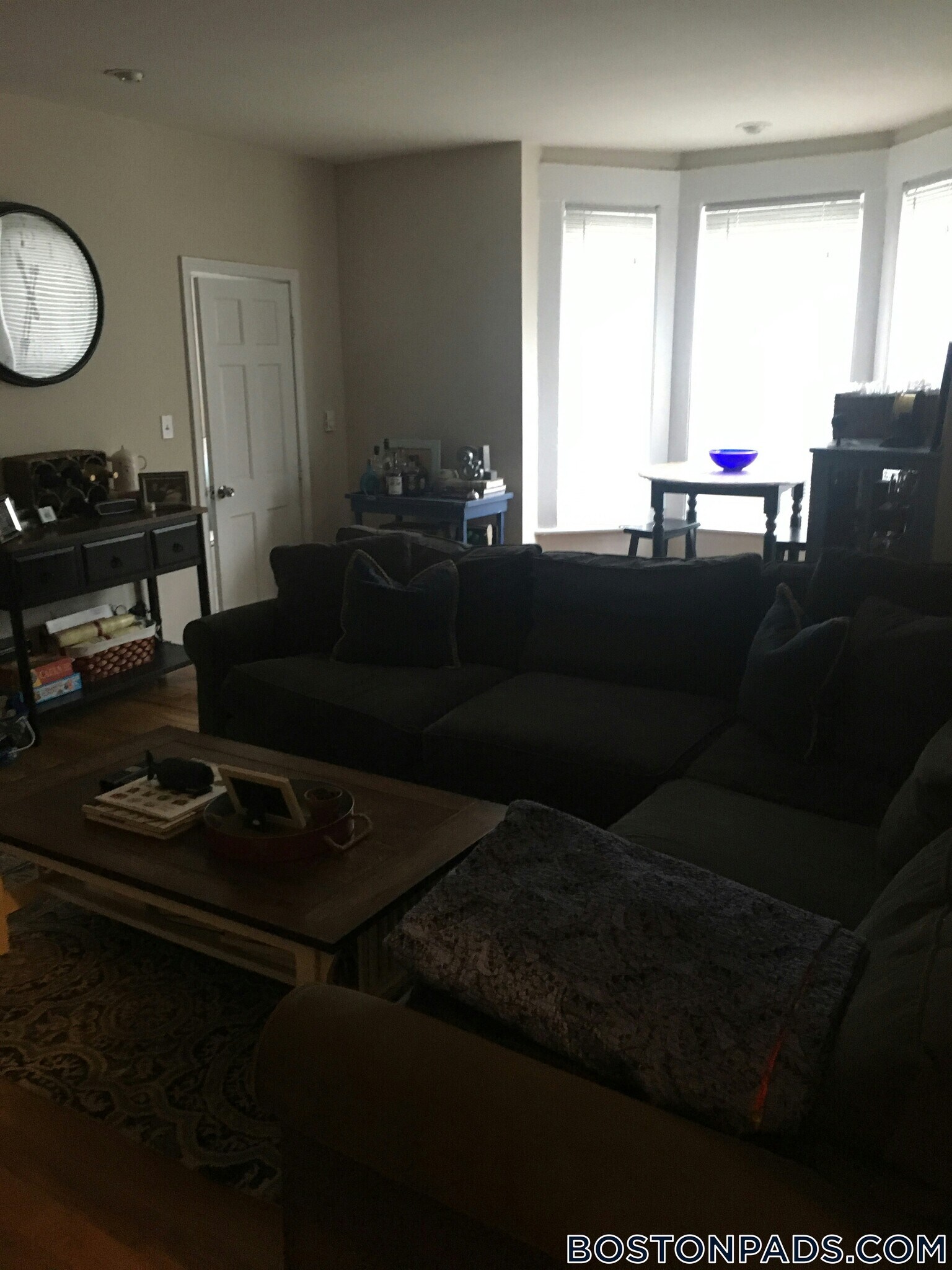 Building Photo - 506 E Broadway