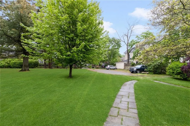 Building Photo - 45 Ayrault St