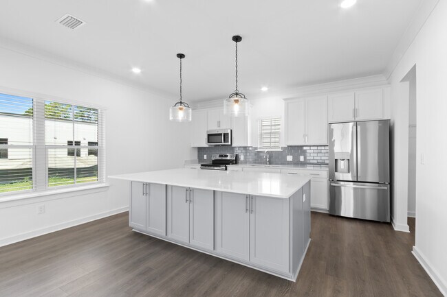 Building Photo - Best of Orange Beach - Casablanca