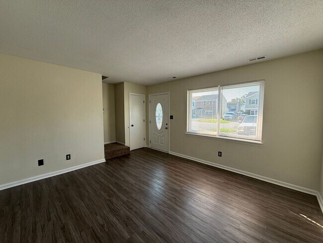 Building Photo - 432 Myrtlewood Cir