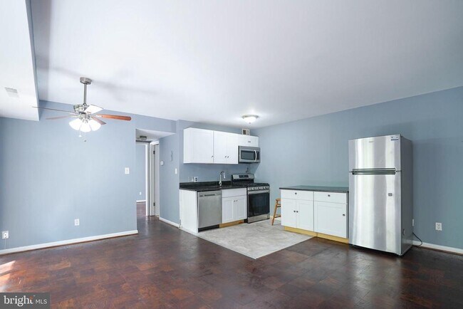 Building Photo - 4251 Americana Dr