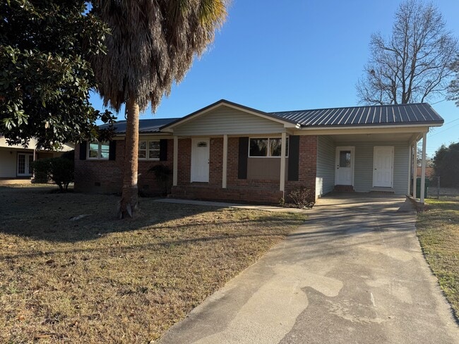 Building Photo - 118 Lake Dr