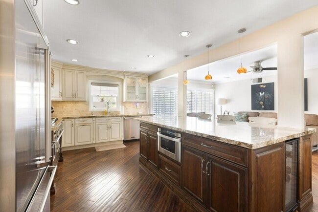 Building Photo - Modern Luxury in Cypress – 4BR Home with H...