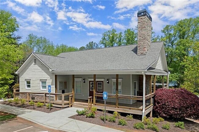 Building Photo - 3410 Holliglen Dr