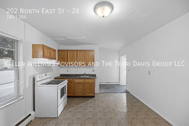 Building Photo - 202 N East St