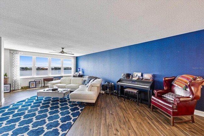 Building Photo - 5200 Brittany Dr S