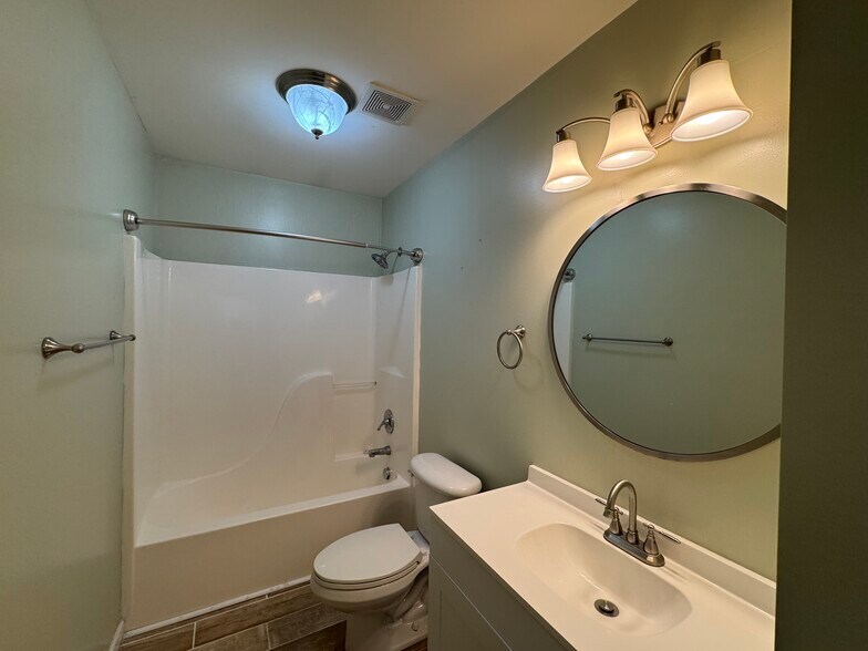 Building Photo - 314 E Louisiana Ave