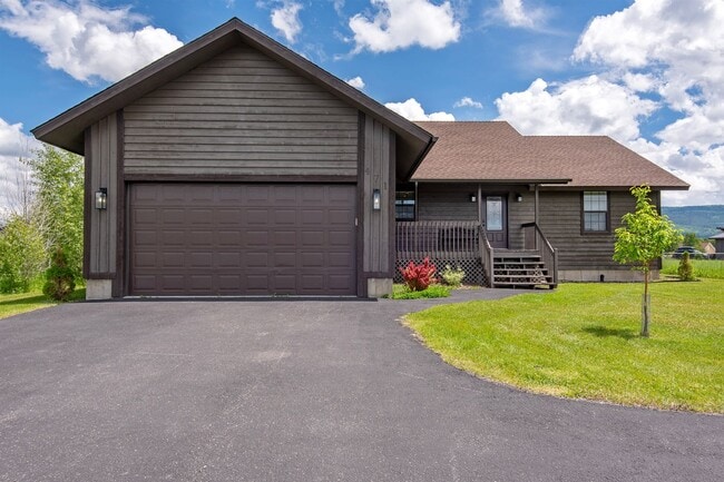 Building Photo - Bright 2 Bed / 2 Bath Basement Apartment with Garage Access – Driggs, ID