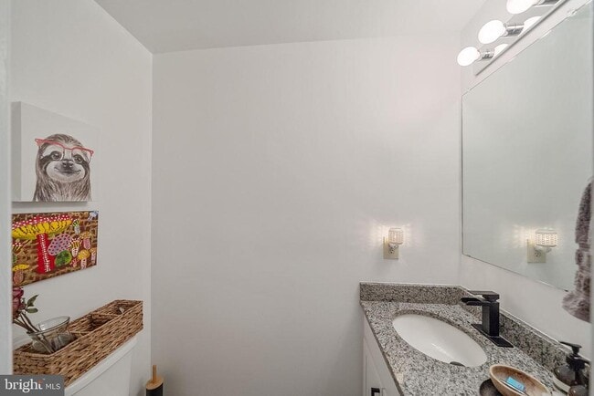 Building Photo - 7 Foxtail Ct