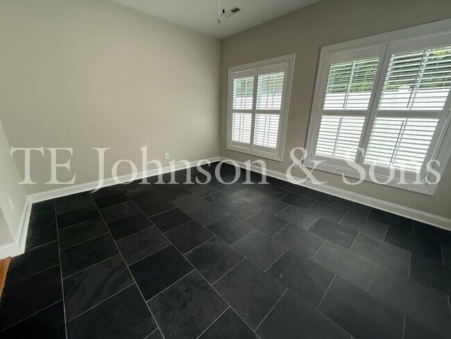 Building Photo - Beautifully Appointed Home in Clemmons