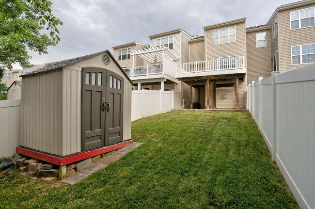 Building Photo - 3BD/2.2BA:  Fabulous Baltimore Townhome