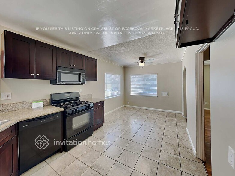 Building Photo - 455 E 51st St